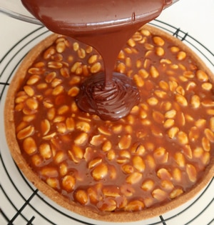 Tarte choco-caramel et arachides - K pour Katrine